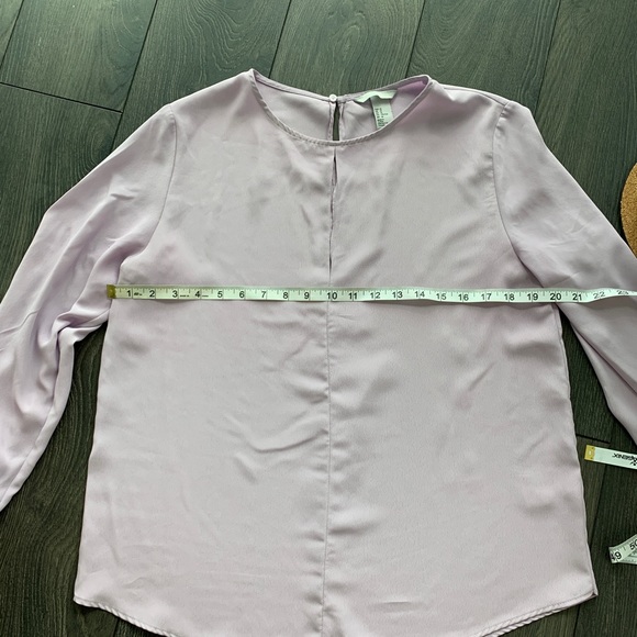 Lavander blouse - Picture 2 of 4
